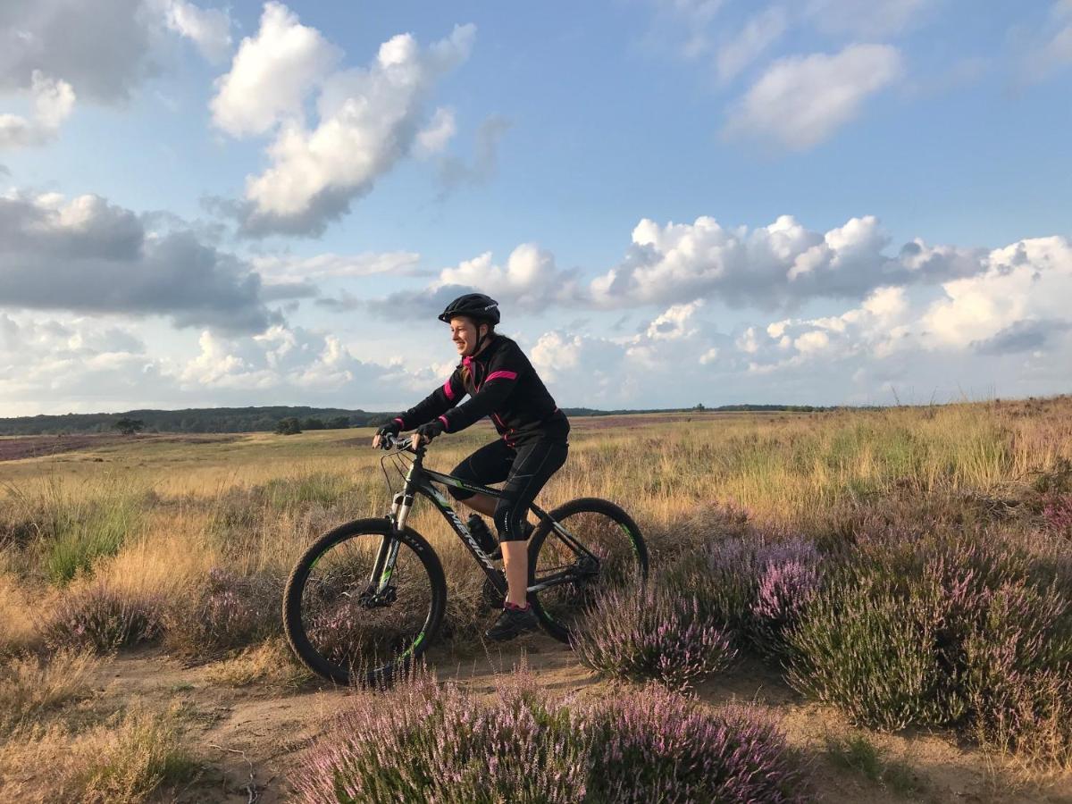 Chalet Op De Veluwe # Linde Putten Eksteriør bilde